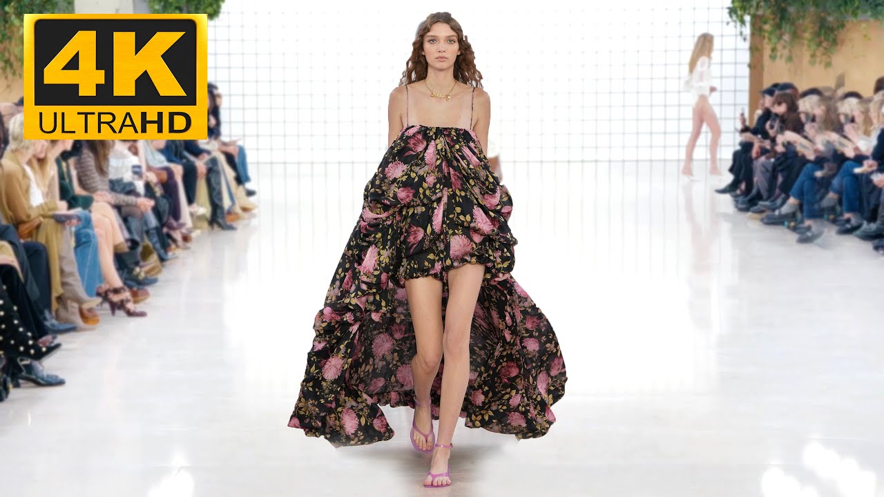 Menembus Runway Dunia