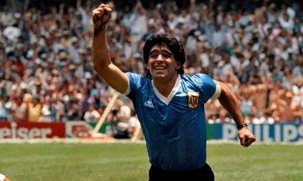 Momen Unik: Gol Legendaris Dan Kontroversial Diego Maradona