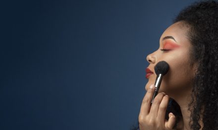 Trik Pilih Make Up Anti Iritasi Dengan Budget Friendly Tapi Aman