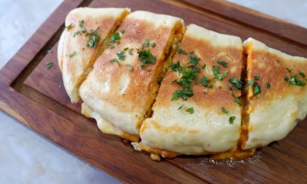 Pizza Calzone Teflon Takaran Gelas, Camilan Lezat Anti Ribet